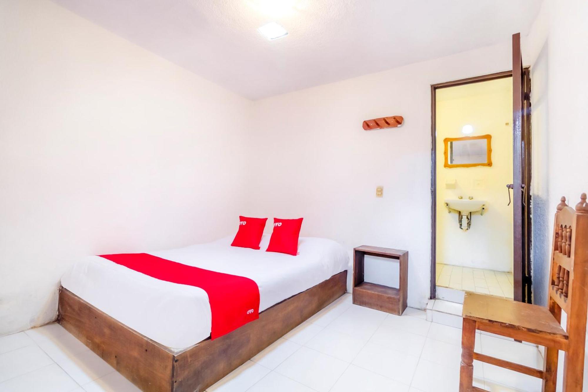 Oyo Hotel La Luna, Templo De Santo Domingo De Guzman San Cristobal de las Casas Bagian luar foto