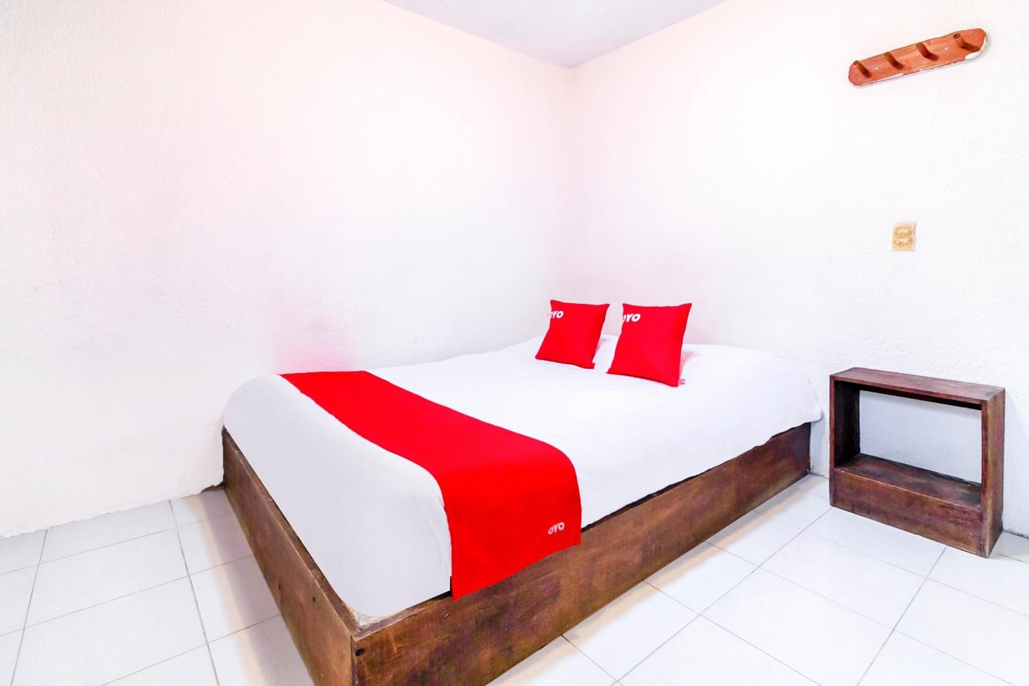 Oyo Hotel La Luna, Templo De Santo Domingo De Guzman San Cristobal de las Casas Bagian luar foto